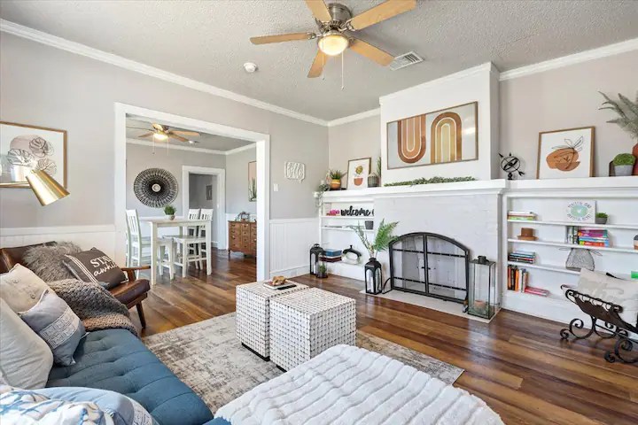 A bright, welcoming Waco living room